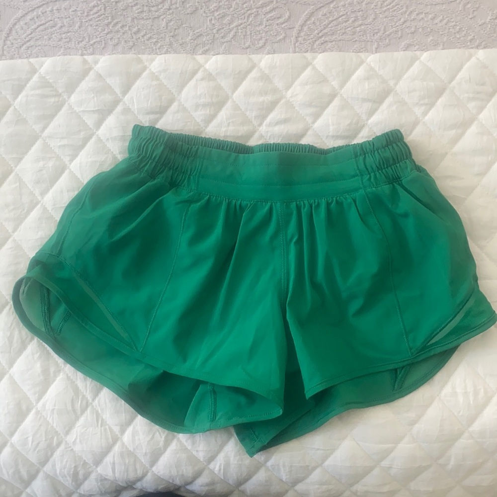 Lululemon size 4 green athletic shorts
